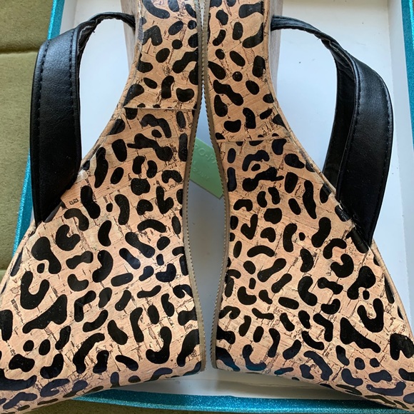Platform, animal print. Flip flops
